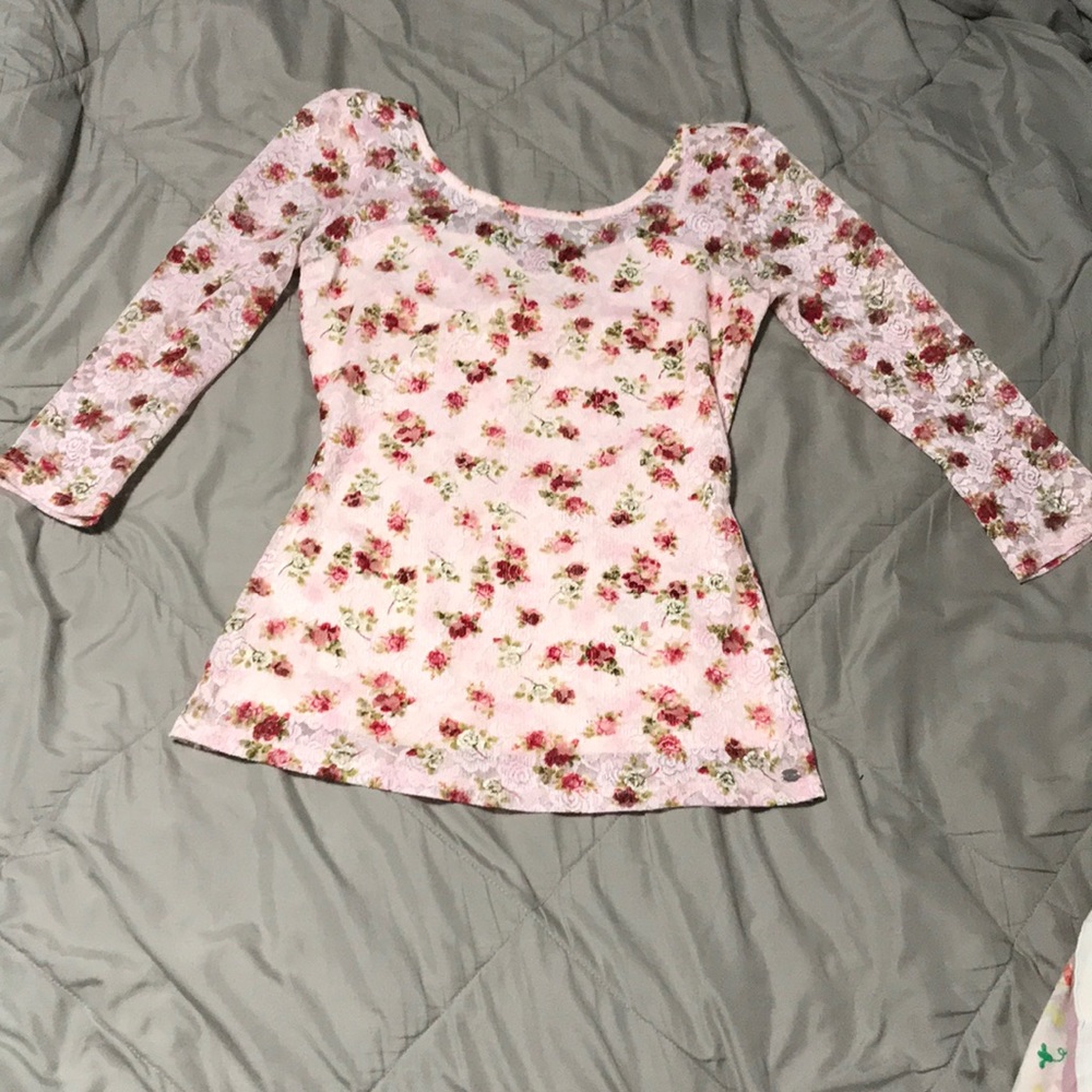 Crop sleeve lace GUESS blouse